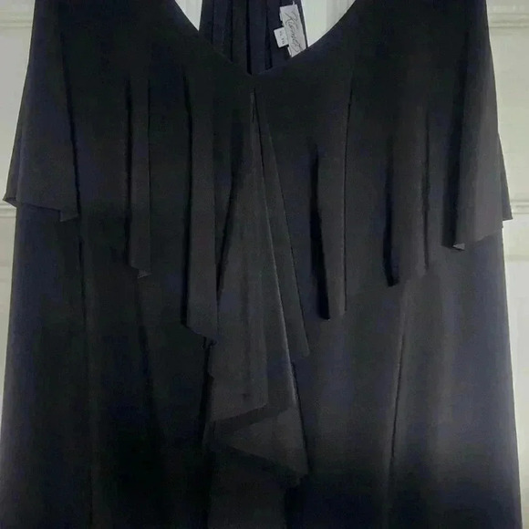 Kismet Sleeveless Stretchy Tank - Picture 5 of 11